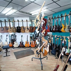 Music Partner - L'appétissant showroom guitare...