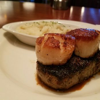 Hennen's - Steak, scallops and herbed mashed potatoes - Steakhouses Near Me - Chattanooga, Tennessee