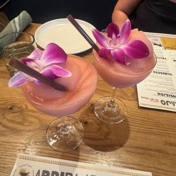 Arriba Abajo - Strawberry Lemonade Drink - Mexican Near Me - Austin, Texas Arriba Abajo - Strawberry Lemonade Drink - Mexican Near Me - Austin, Texas