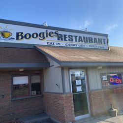 Boogies Restaurant - Outside