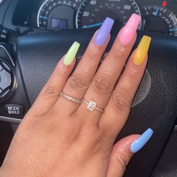 Pampered Nails & Spa - Nail Salons Near Me - Melrose, Massachusetts