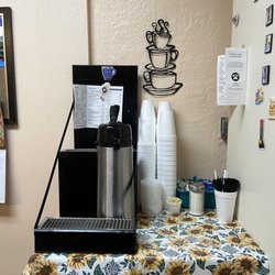 Bagel World & Deli - Coffee station