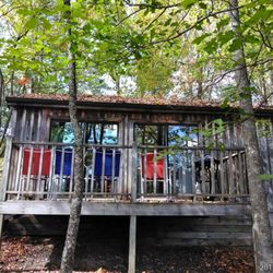 Laurel Leaf Cabins - Peaceful October day at Laurel Leaf Cabins, cabin #3, which is a two bedroom cabin completely furnished with linens and cookware.