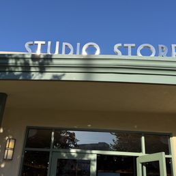 Studio store Studio store