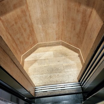 Hôtel du Pas de Calais - Tiny elevator - Hotels Near Me - Paris, 75 Hôtel du Pas de Calais - Tiny elevator - Hotels Near Me - Paris, 75