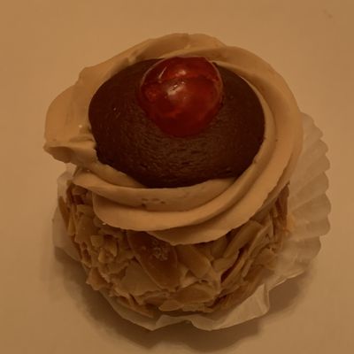 Bella-Napoli Italian Bakery by null