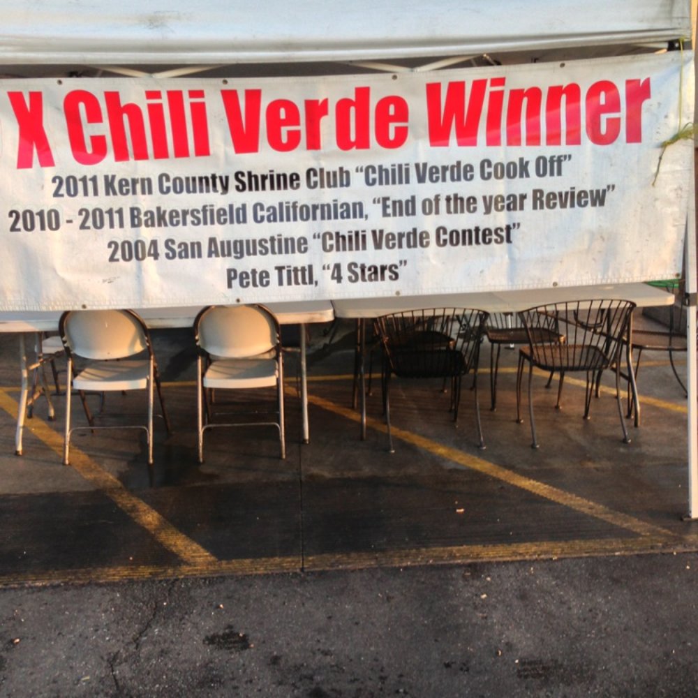 a sign for a chili verde winner a sign for a chili verde winner