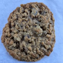 Oatmeal Raisin cookie