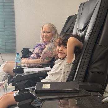King’s Nails & Beauty Salon - So happy to see my mother and daughter well taken care of! - Nail Salons Near Me - Hilo, Hawaii King’s Nails & Beauty Salon - So happy to see my mother and daughter well taken care of! - Nail Salons Near Me - Hilo, Hawaii
