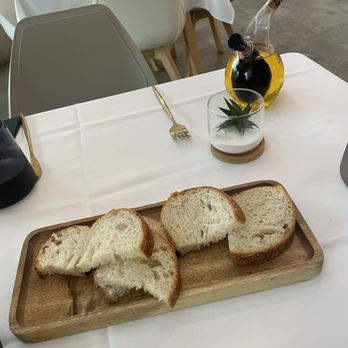 Amor Di Pasta - Complementary bread and oil - Pizza Near Me - Miami, Florida Amor Di Pasta - Complementary bread and oil - Pizza Near Me - Miami, Florida