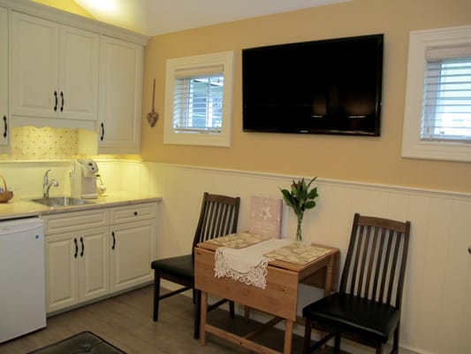 Edelweiss Cottage Vacation Rentals 227 Fifth Avenue W