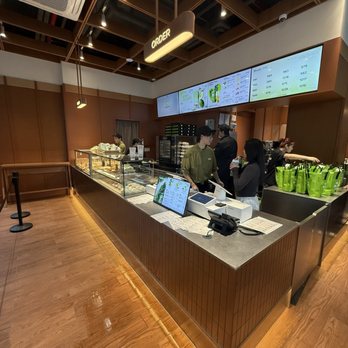 Naisnow Bakery - Inside - Bakeries Near Me - Long Island City, New York