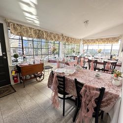 The Grande - The Looking Glass room