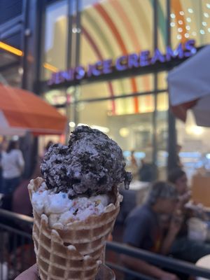 Jeni's Splendid Ice Creams by null