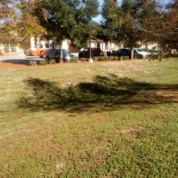 Hawthorne Village of Ocala - She smokes hanging out of truck as landscaping crew about 6 almost run me over after they did their red mulch.do not place a loved one here.
