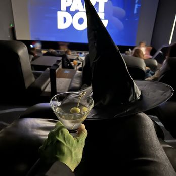 THE LOT La Jolla - spacious, reclining seats! - Cinema Near Me - La Jolla, California THE LOT La Jolla - spacious, reclining seats! - Cinema Near Me - La Jolla, California