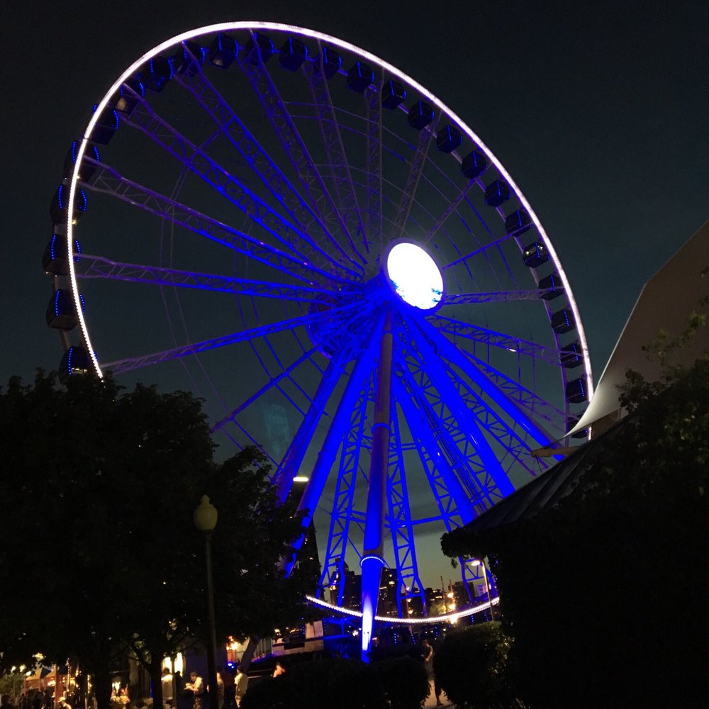 Navy Pier's Centennial Wheel - Flashing lights - Amusement Parks Near Me - Chicago, Illinois Navy Pier's Centennial Wheel - Flashing lights - Amusement Parks Near Me - Chicago, Illinois