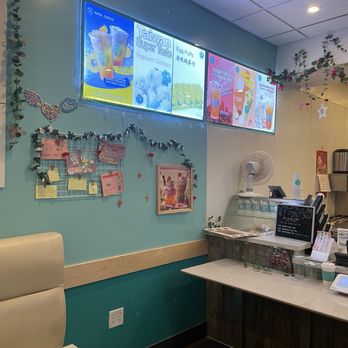 T4 Greenhaven - Inside of the shop - Bubble Tea Near Me - Sacramento, California T4 Greenhaven - Inside of the shop - Bubble Tea Near Me - Sacramento, California