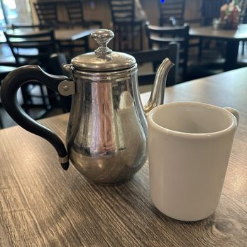 Kai Vietnamese Cuisine - Hot tea pot - using tea leaves - Vietnamese Near Me - Tulsa, Oklahoma