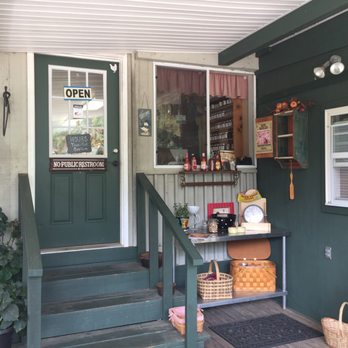 Ain't B's Bakery - Walk right in and feel at home - Bakeries Near Me - Sautee Nacoochee, Georgia