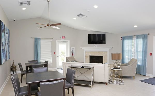 The Lexington by null