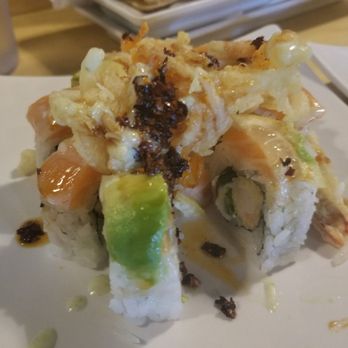 Hinoki Sushi - Special order: crab, salmon, avocado, cream cheese, lemon, chili and tempura crab.  Bomb!! - Sushi Bars Near Me - Reno, Nevada