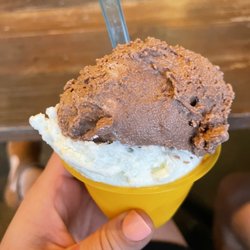 Capo Gelateria - Coconut and crema buci
