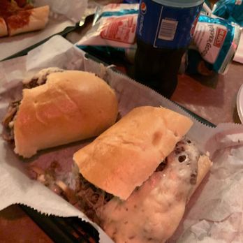 Mama's Pizzeria - Sandwiches Near Me - Bala Cynwyd, Pennsylvania