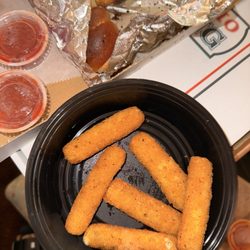 Previti Pizza & Papazzio Dining