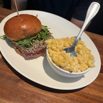 Yard House - Everything crusted ahí tuna sandwich mac n cheese - Bars Near Me - Kansas City, Kansas