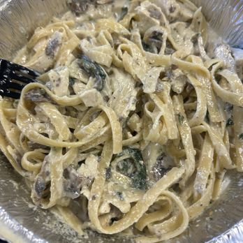 Pizza Company - Fettucini Chicken Alfredo - Pizza Near Me - Las Vegas, Nevada Pizza Company - Fettucini Chicken Alfredo - Pizza Near Me - Las Vegas, Nevada