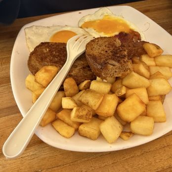 Dulce De Leche Bakery - Egg and bacon plate - Bakeries Near Me - West New York, New Jersey Dulce De Leche Bakery - Egg and bacon plate - Bakeries Near Me - West New York, New Jersey