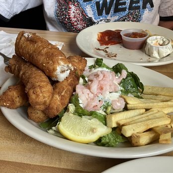 The Depot Cafe - Large fish & chip platter that we shared. - Seafood Near Me - Albany, Oregon