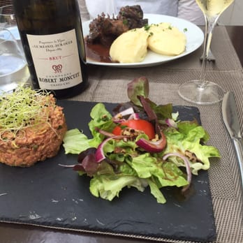 Cru Chanzy - Steak tartare and coq au vin. Delicious!! - French Near Me - Reims, 51