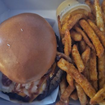 Burger 3000 - The vegan combo - Fast Food Near Me - North Hollywood, California