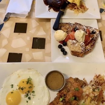 Batter & Berries - LaColombe Brisket Hash, SURF & SURFExecutive, creme brûlée French toast - Breakfast & Brunch Near Me - Chicago, Illinois