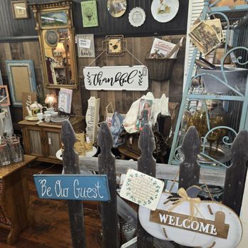 King Richard's Antique Center - Wooden message signs - Antiques Near Me - Whittier, California