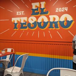 El Tesoro Mexican Grill - Dining area