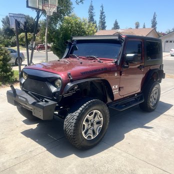 Tee Auto Smog - He works on a wide variety of vehicles - Smog Check Stations Near Me - Fresno, California Tee Auto Smog - He works on a wide variety of vehicles - Smog Check Stations Near Me - Fresno, California