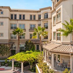 Ivy Park at Palos Verdes - Community exterior