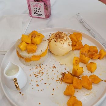 Mango Mango Dessert - Cute.  But just okay got sticky rice - Desserts Near Me - Las Vegas, Nevada
