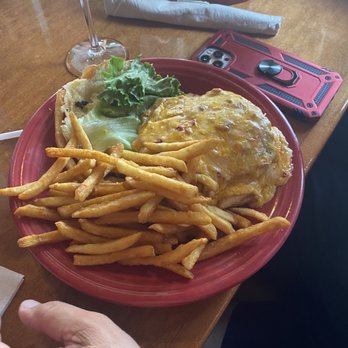 Hare and Hound Pub - Burger with pimento cheese and fries - Pubs Near Me - Landrum, South Carolina Hare and Hound Pub - Burger with pimento cheese and fries - Pubs Near Me - Landrum, South Carolina