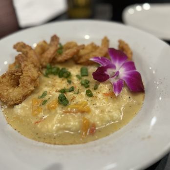 Ordinaire - Low Country Shrimp And Grits - Seafood Near Me - Norfolk, Virginia Ordinaire - Low Country Shrimp And Grits - Seafood Near Me - Norfolk, Virginia