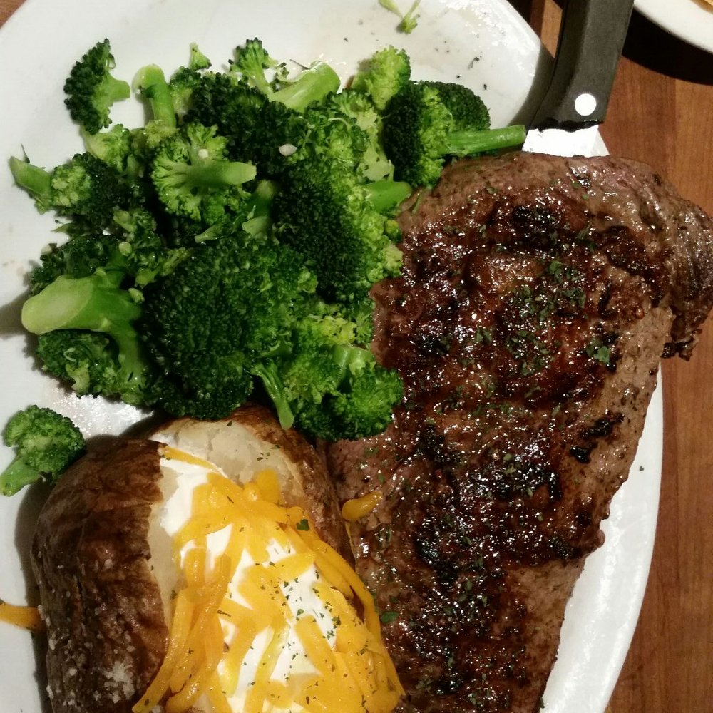 Cheddar's Scratch Kitchen - 14oz Ribeye with loaded Baked potato and broc - American Near Me - Wichita Falls, Texas