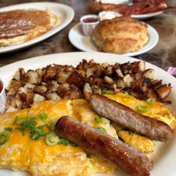 Pete's Breakfast House - Breakfast & Brunch Near Me - Ventura, California