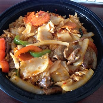 Bangkok Boulevard - Takeout drunken noodles with beef. - Thai Near Me - Hamden, Connecticut