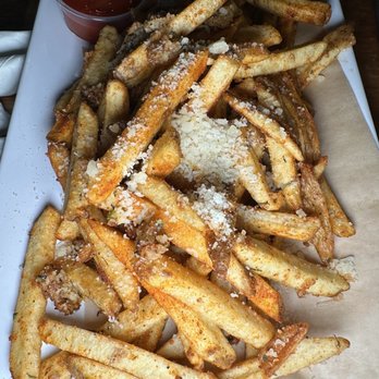 Off The Rails Brewing - IG: dinewithclydeandjy | Garlic Fries - Breweries Near Me - Sunnyvale, California Off The Rails Brewing - IG: dinewithclydeandjy | Garlic Fries - Breweries Near Me - Sunnyvale, California