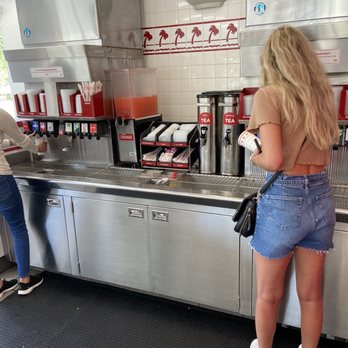 In-N-Out Burger - Burgers Near Me - Irving, Texas