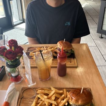Dannys Corner Kitchen - Burgers Near Me - Tarzana, California Dannys Corner Kitchen - Burgers Near Me - Tarzana, California