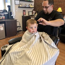 Dino's Modern Barbershop - So chill